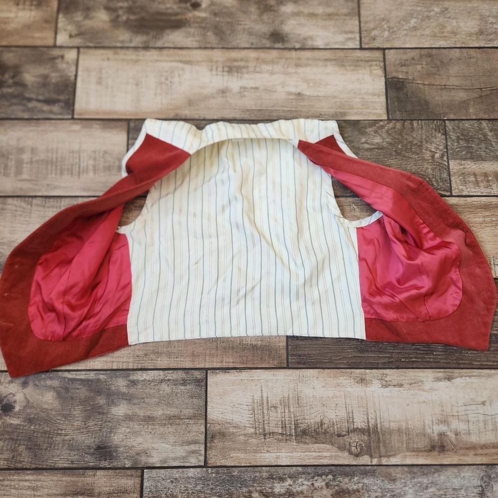 Vest - Picture 5 of 6